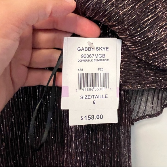 NWT Gabby Skye Glamglow dress- Size 6 - Picture 5 of 15